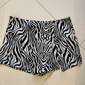 Zebra skort